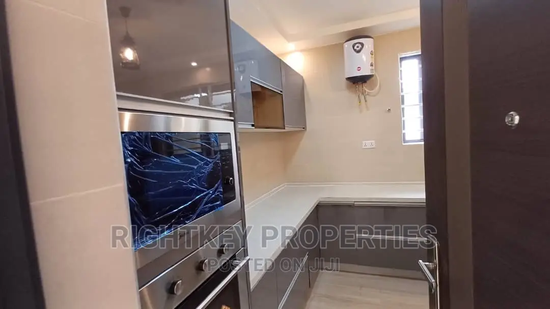 4bdrm Duplex in Ahesan Estate, Kumasi Metropolitan for sale