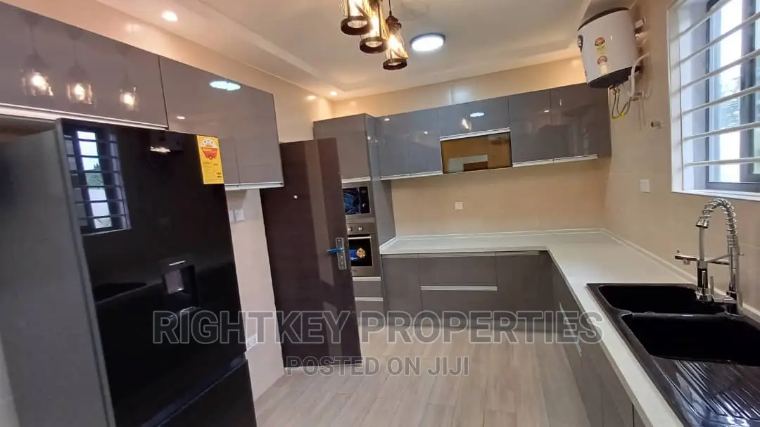 4bdrm Duplex in Ahesan Estate, Kumasi Metropolitan for sale