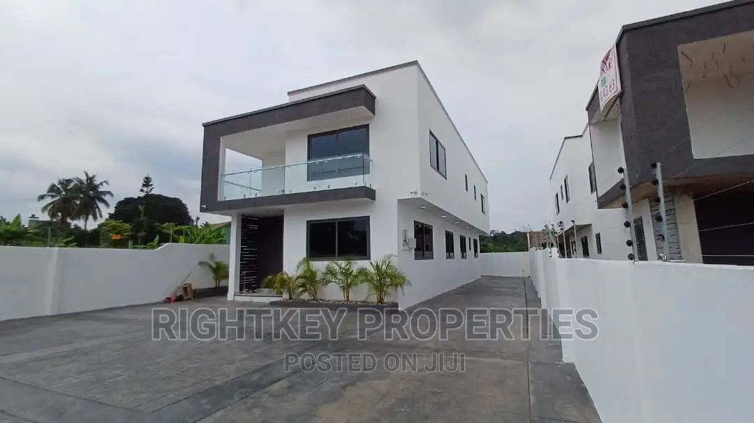 4bdrm Duplex in Ahesan Estate, Kumasi Metropolitan for sale