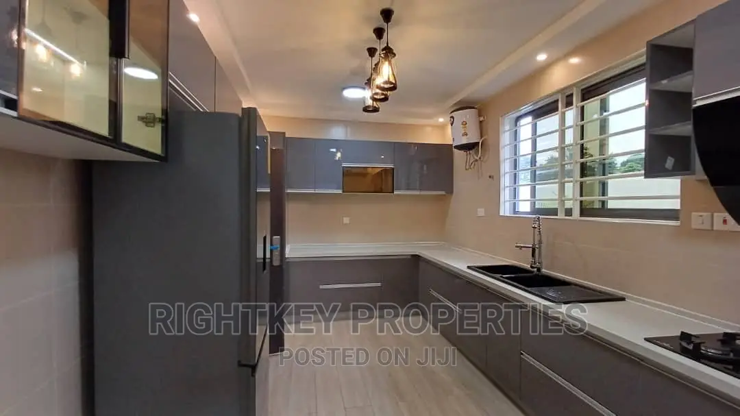 4bdrm Duplex in Ahesan Estate, Kumasi Metropolitan for sale