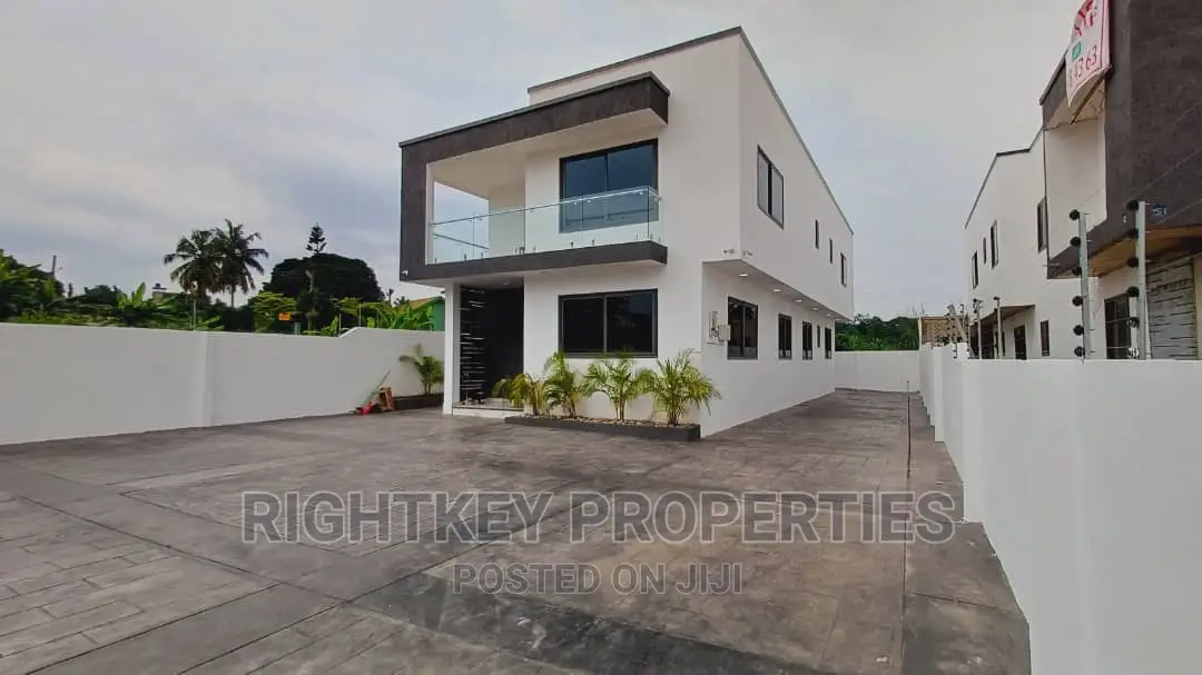 4bdrm Duplex in Ahesan Estate, Kumasi Metropolitan for sale