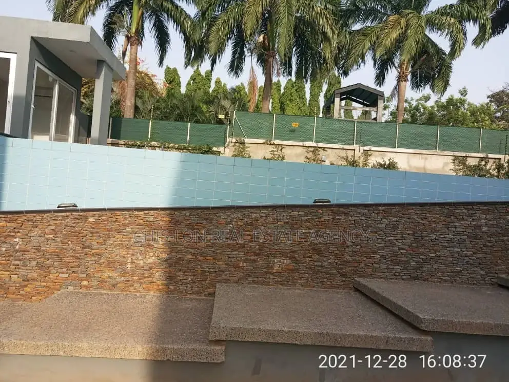 Furnished 3bdrm Duplex in Airport Residential for rent