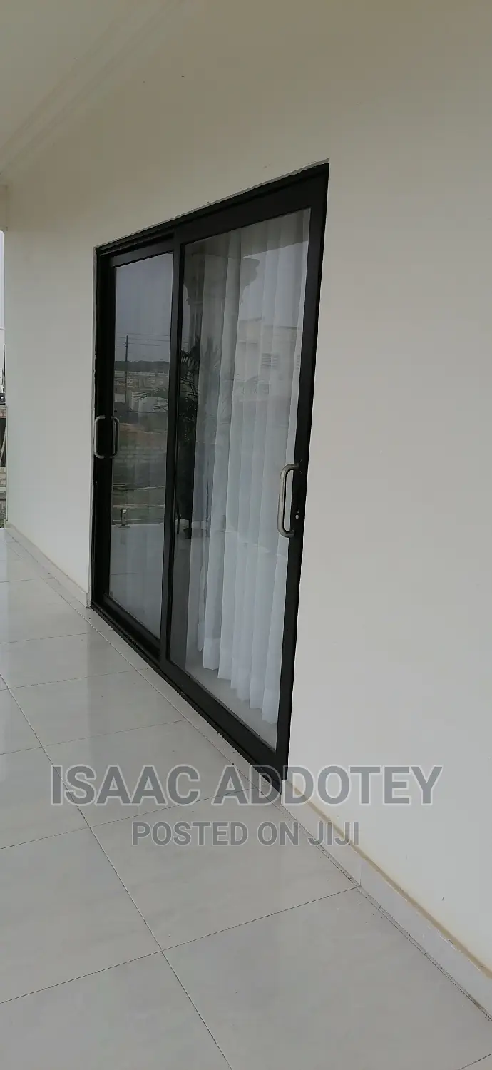 4bdrm Bungalow in Sakumono Celebraty, Spintex for rent