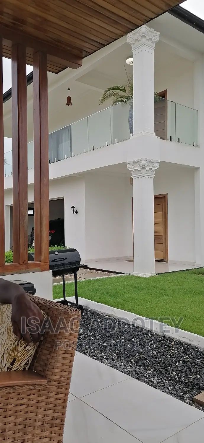 4bdrm Bungalow in Sakumono Celebraty, Spintex for rent