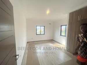 4bdrm Townhouse/Terrace in Bee Decor & Homes, Oyarifa for sale