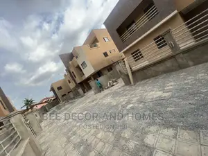 4bdrm Townhouse/Terrace in Bee Decor & Homes, Oyarifa for sale