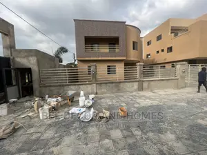 4bdrm Townhouse/Terrace in Bee Decor & Homes, Oyarifa for sale