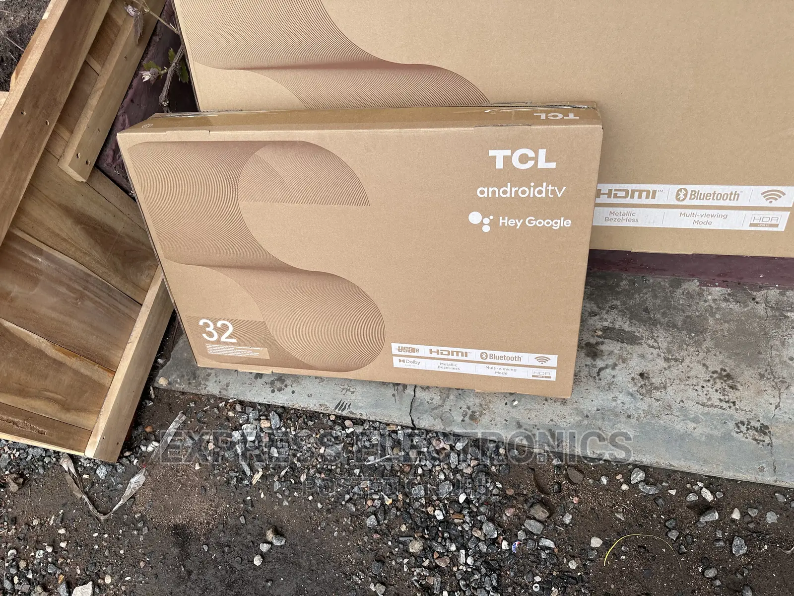 Very Neat TCL FHD Smart Android Tv 32S5400 A