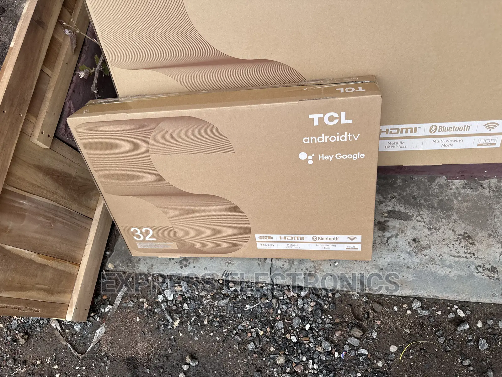 Very Neat TCL FHD Smart Android Tv 32S5400 A