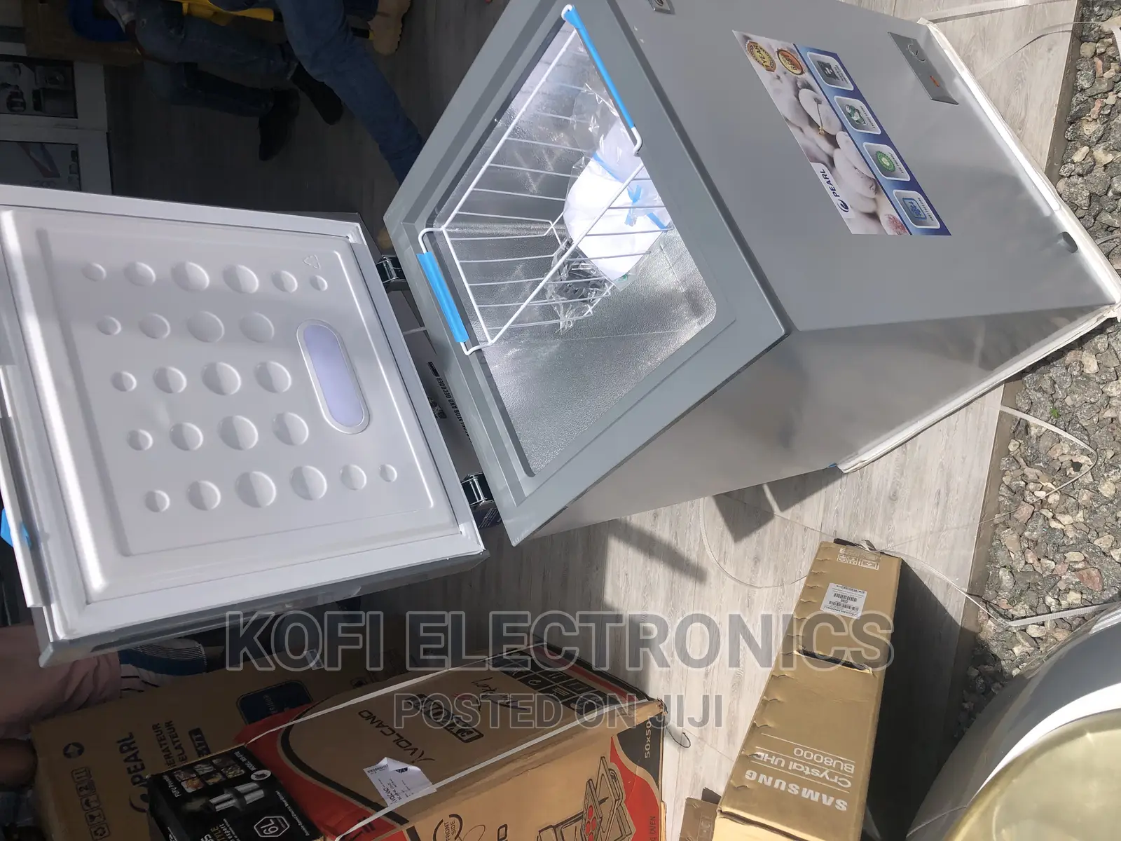 Available Pearl Chest Freezer 100l – Silver PCF-