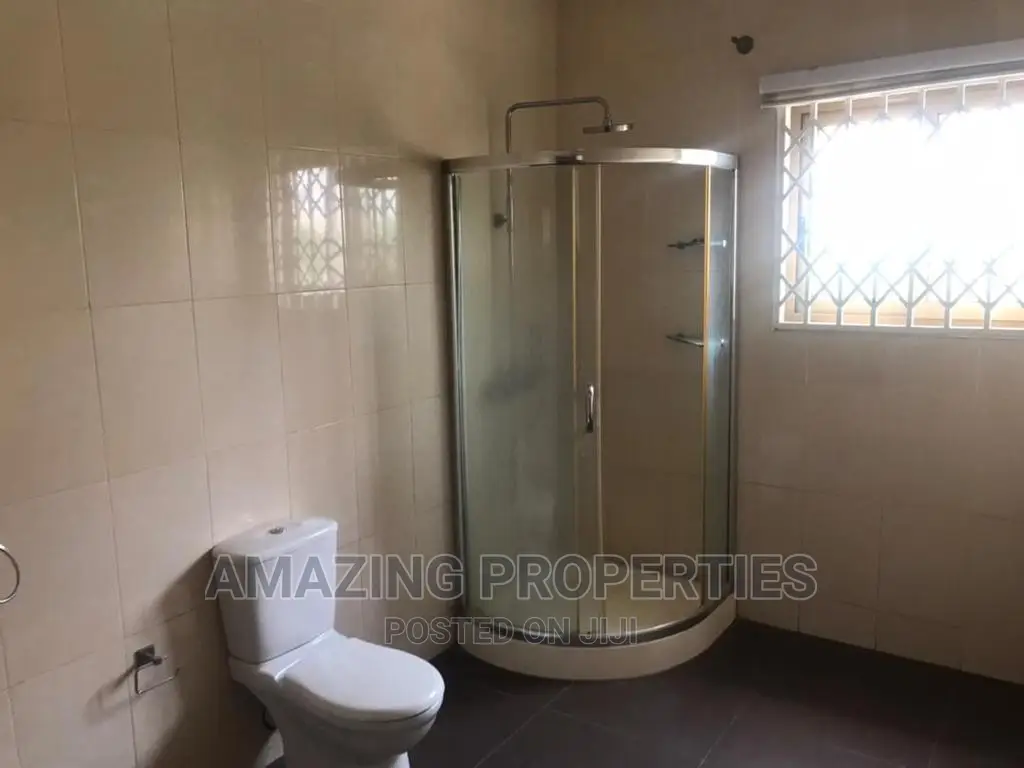 5bdrm House in East Legon for rent