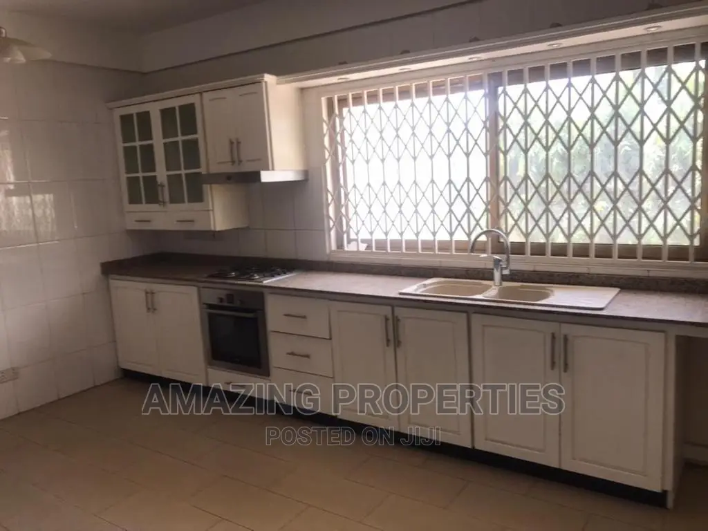 5bdrm House in East Legon for rent