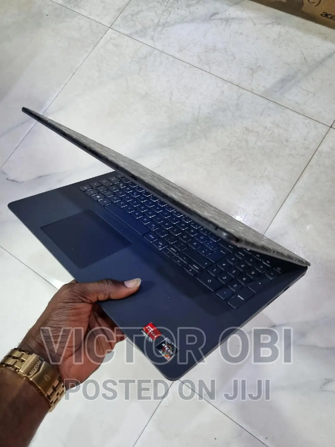 Laptop Dell Inspiron 3542 8GB AMD Ryzen 3 SSD 256GB
