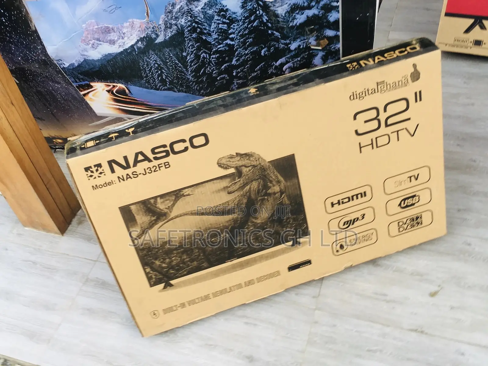Glossy Digital Satellite 32 Inches Nasco Black LED Tv