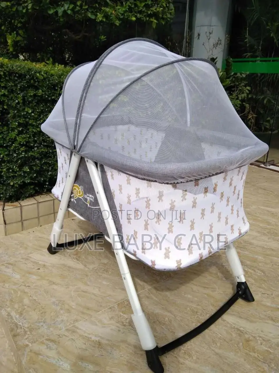 2-in-1 Stationary Rocking Bassinet, Portable Bedside Crib