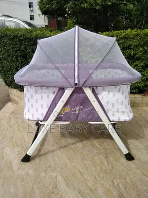 2-in-1 Stationary Rocking Bassinet, Portable Bedside Crib