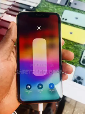 New Apple iPhone XR 64 GB Yellow