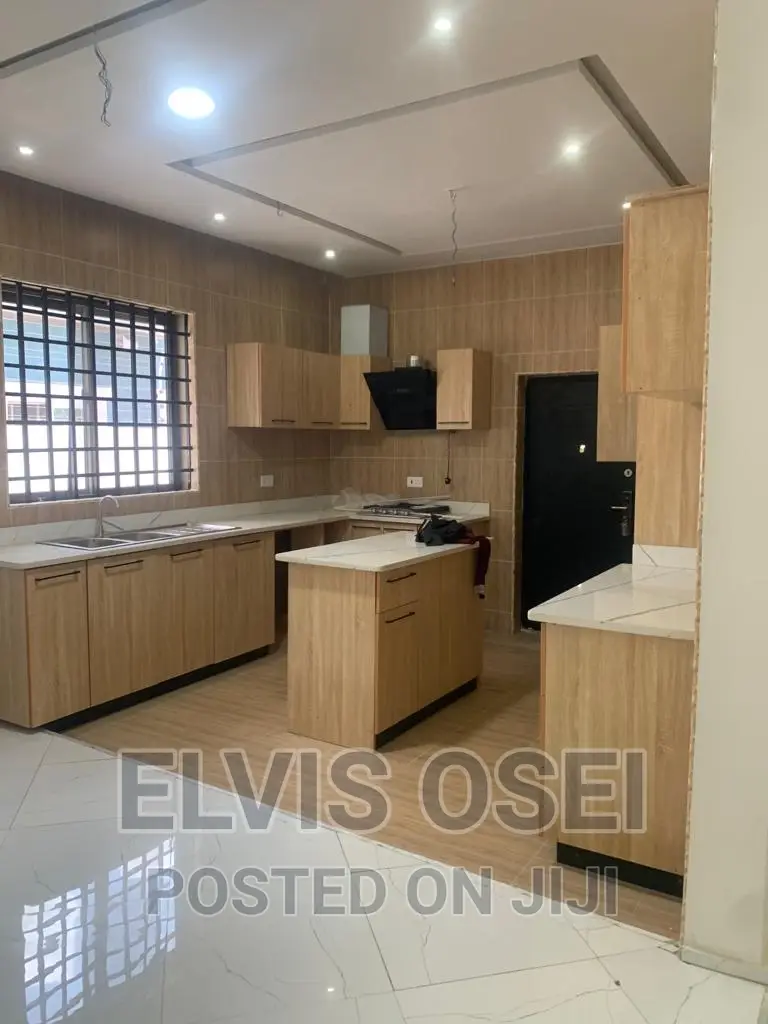 4bdrm House in Pokuase Acp for sale