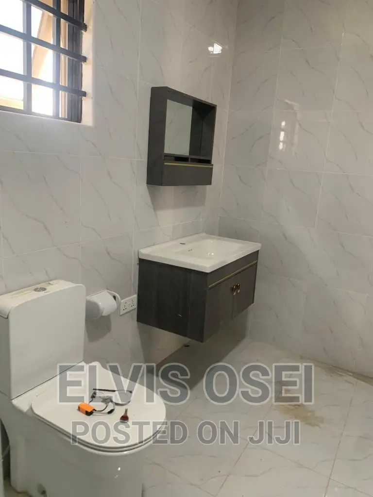 4bdrm House in Pokuase Acp for sale