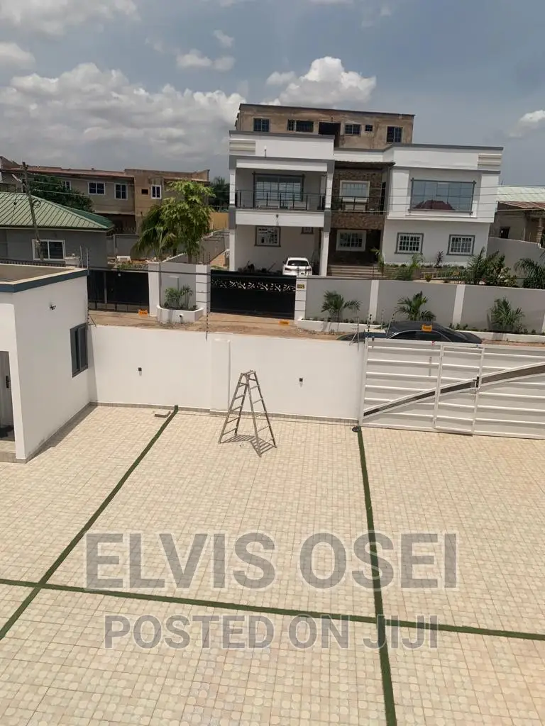 4bdrm House in Pokuase Acp for sale