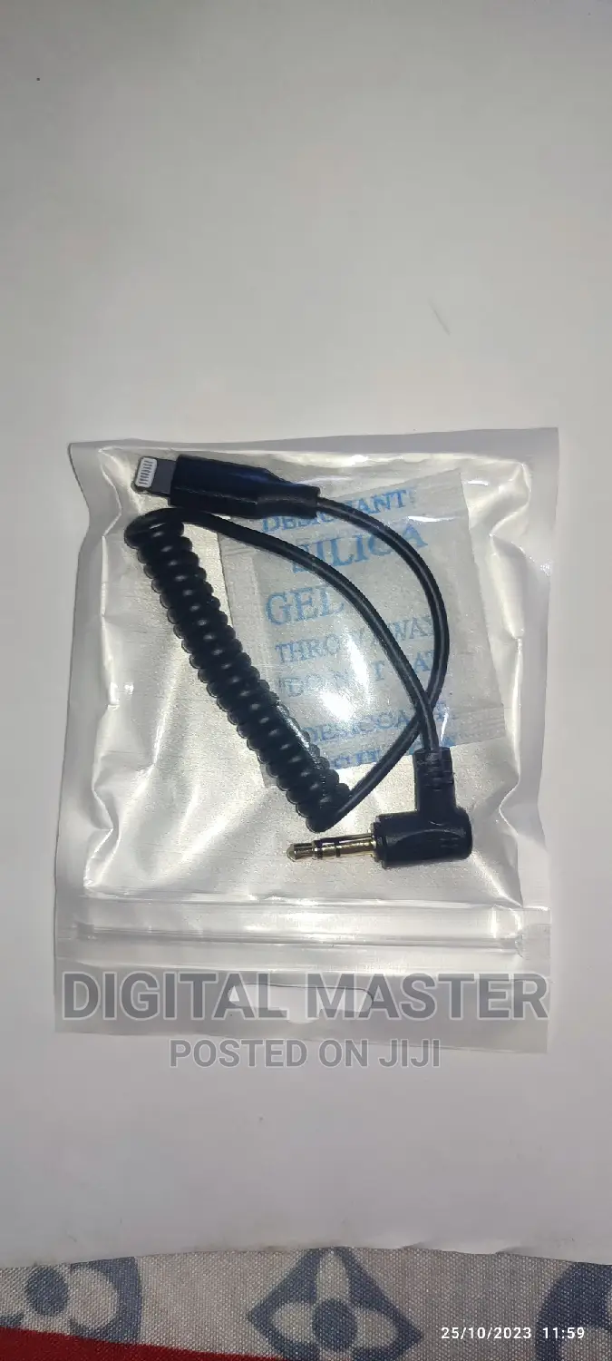 3.5mm TRS to Lightning Audio Adapter Cable