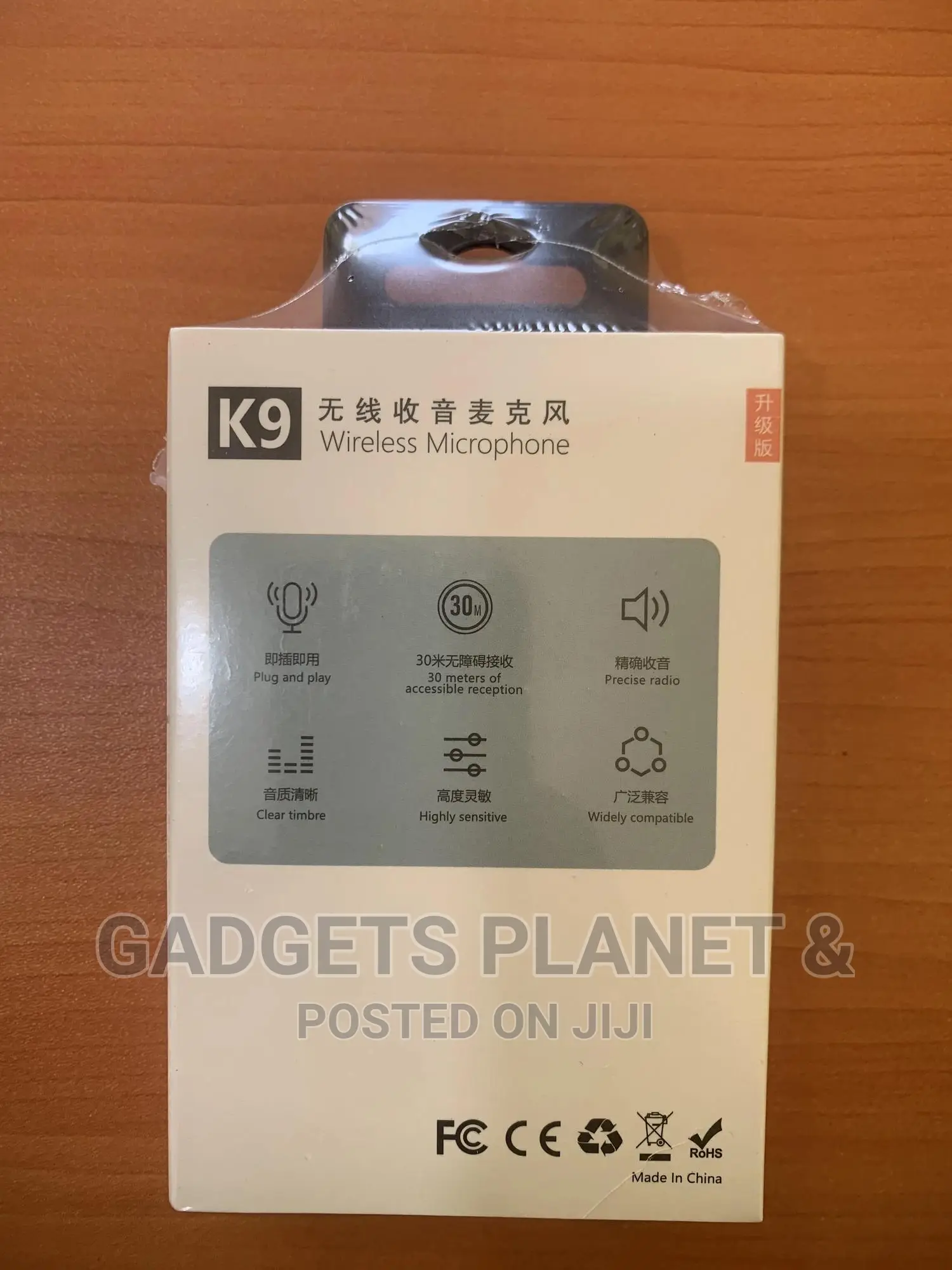 Wireless Microphone For Interview Live Show And Vlogging