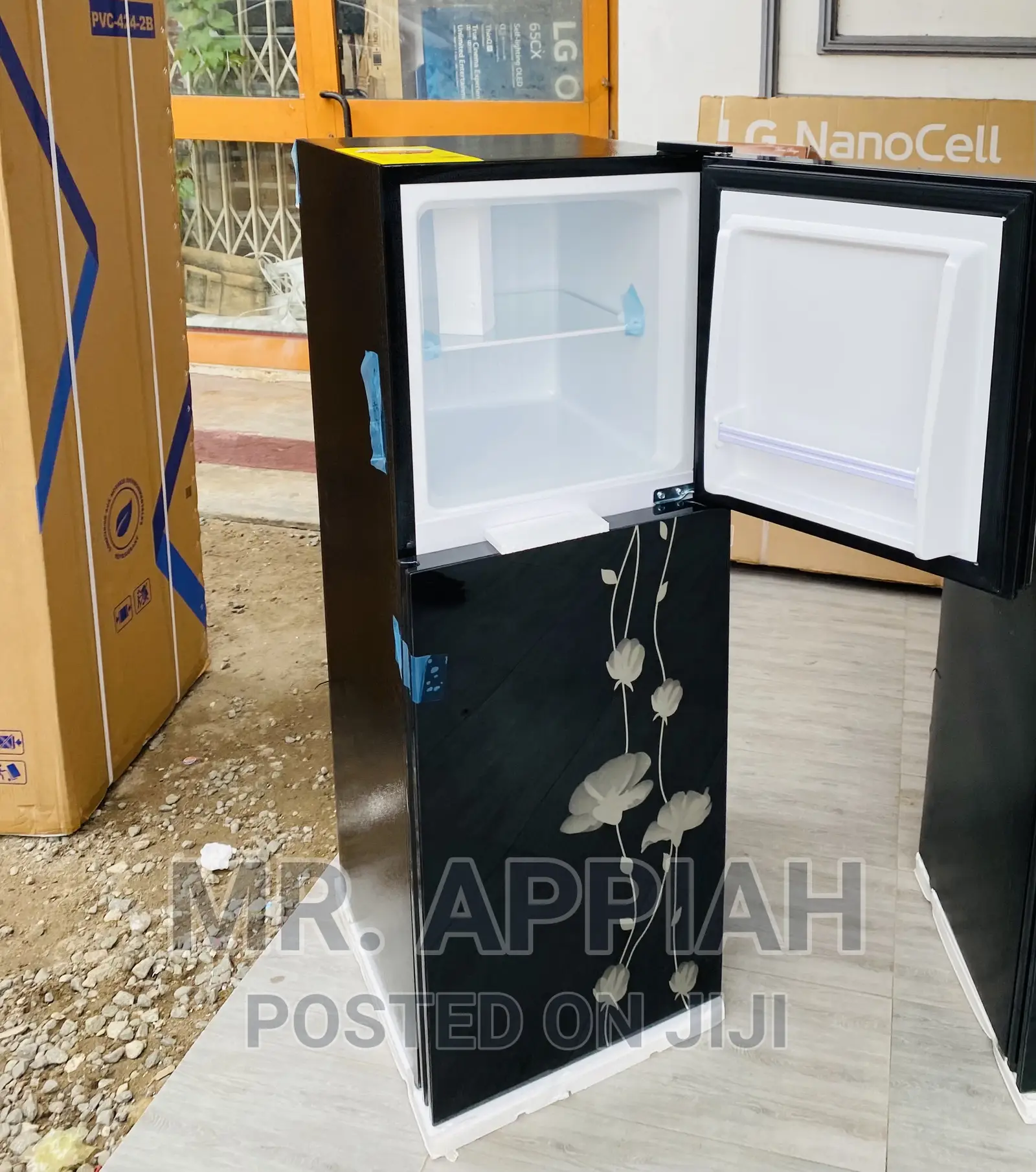 Sleek Pearl 138ltr Top Freezer Mount Fridge(PF-20T)Black.
