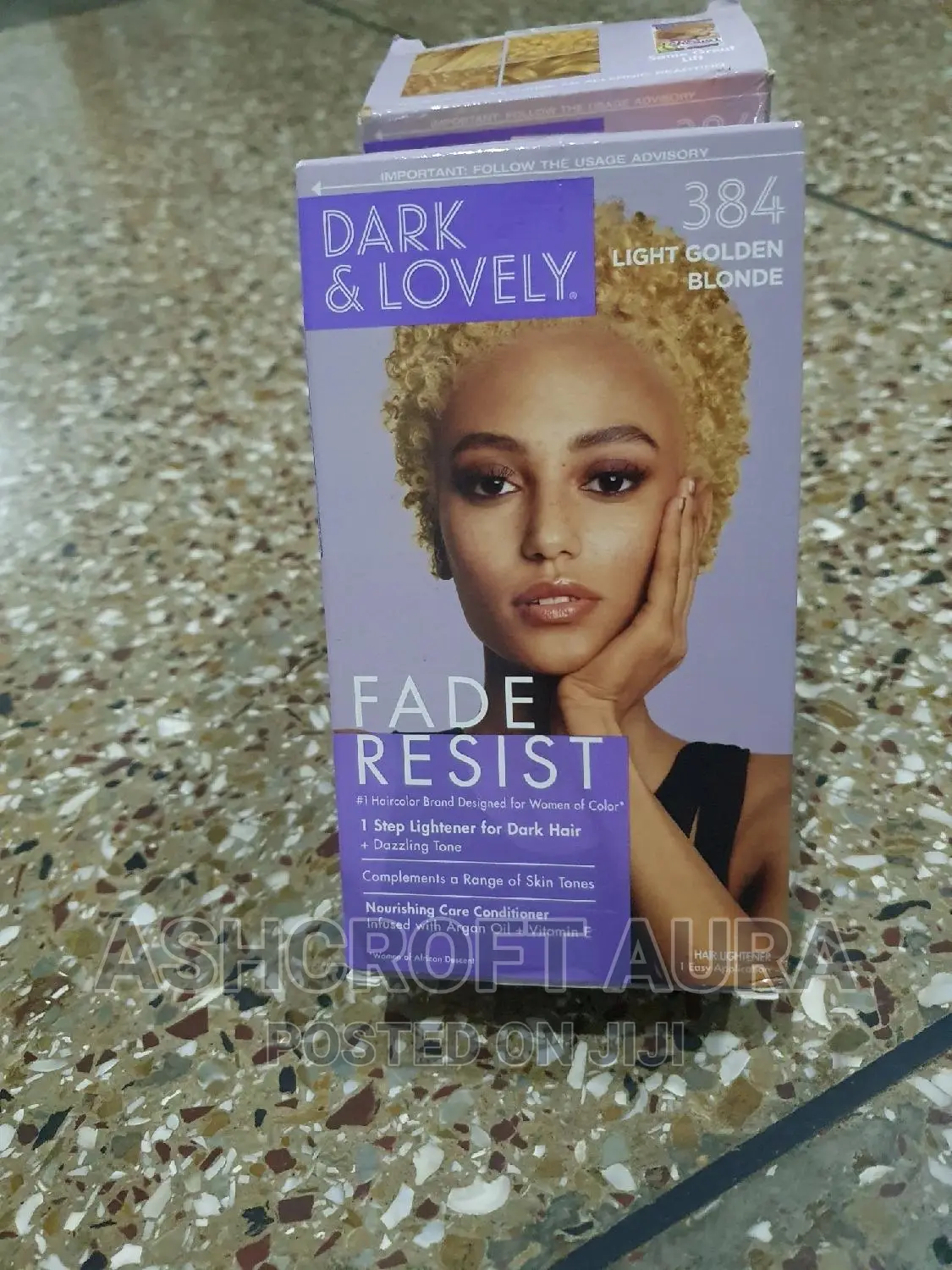 Dark and Lovely 384 Light Golden Blonde Hair Dye