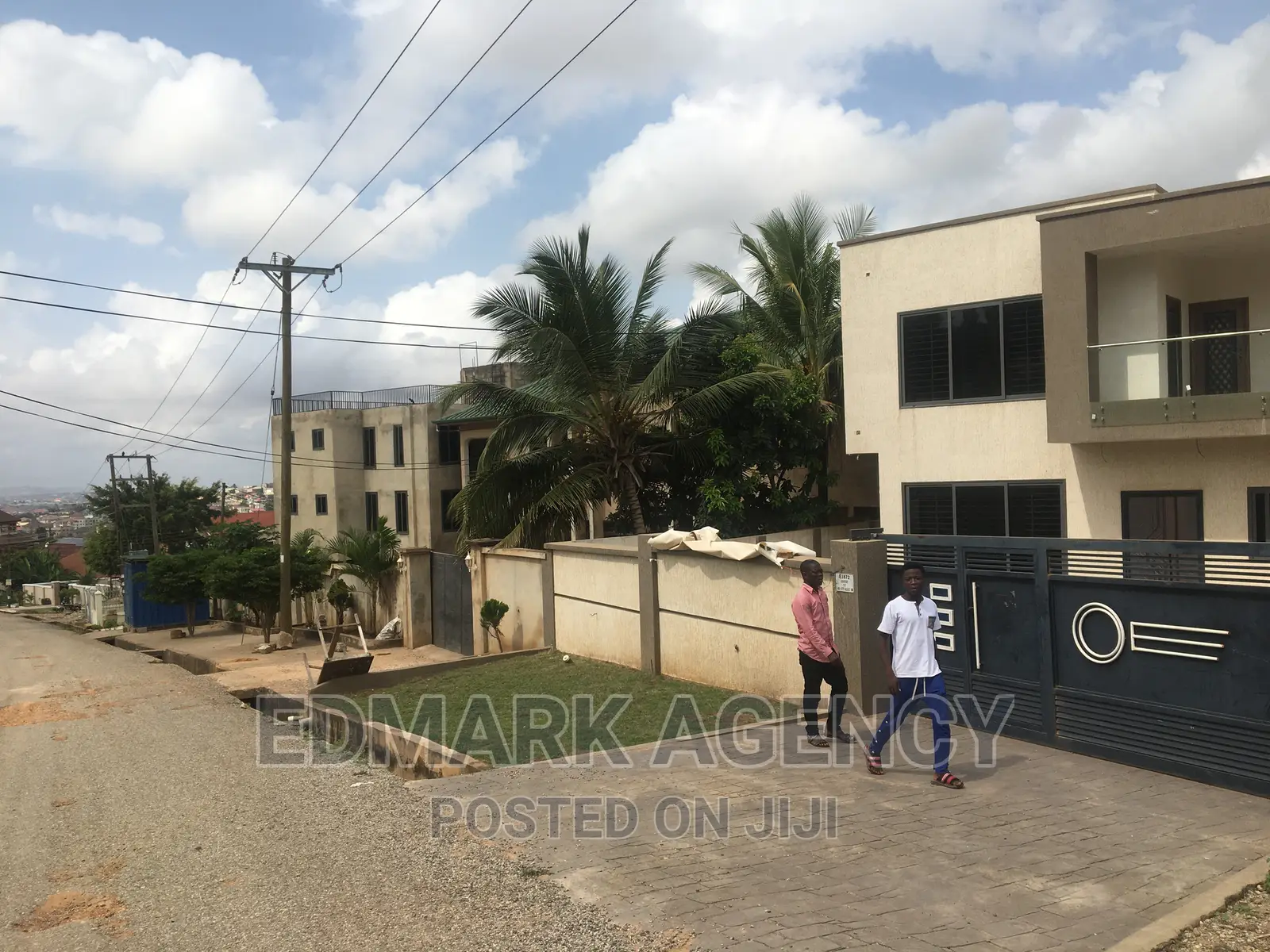 4bdrm House in Ashongman Estate, Police Station for sale