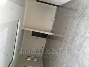4bdrm House in Ashongman Estate, Police Station for sale
