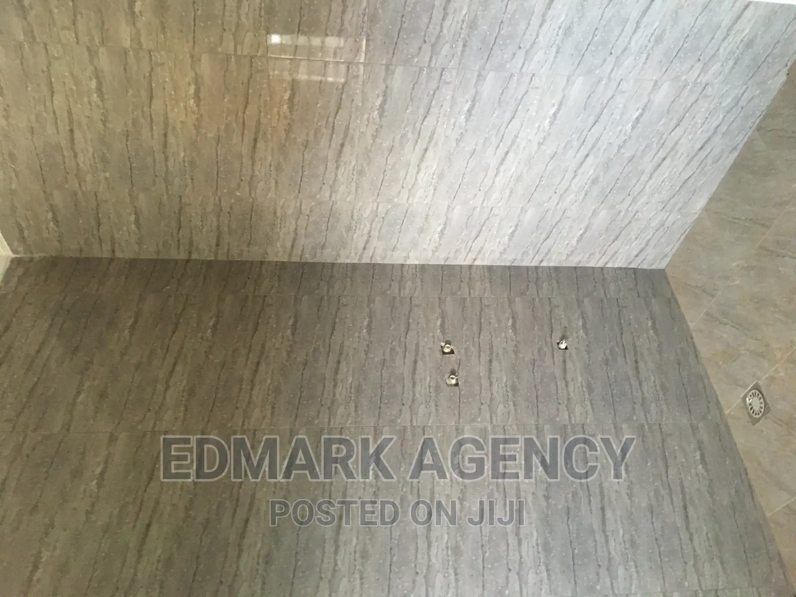 4bdrm House in Ashongman Estate, Police Station for sale