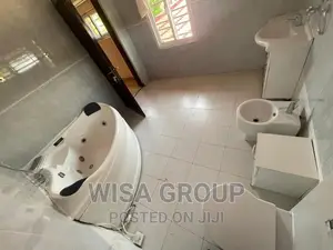4bdrm Mansion in Wisa, Cantonments for rent