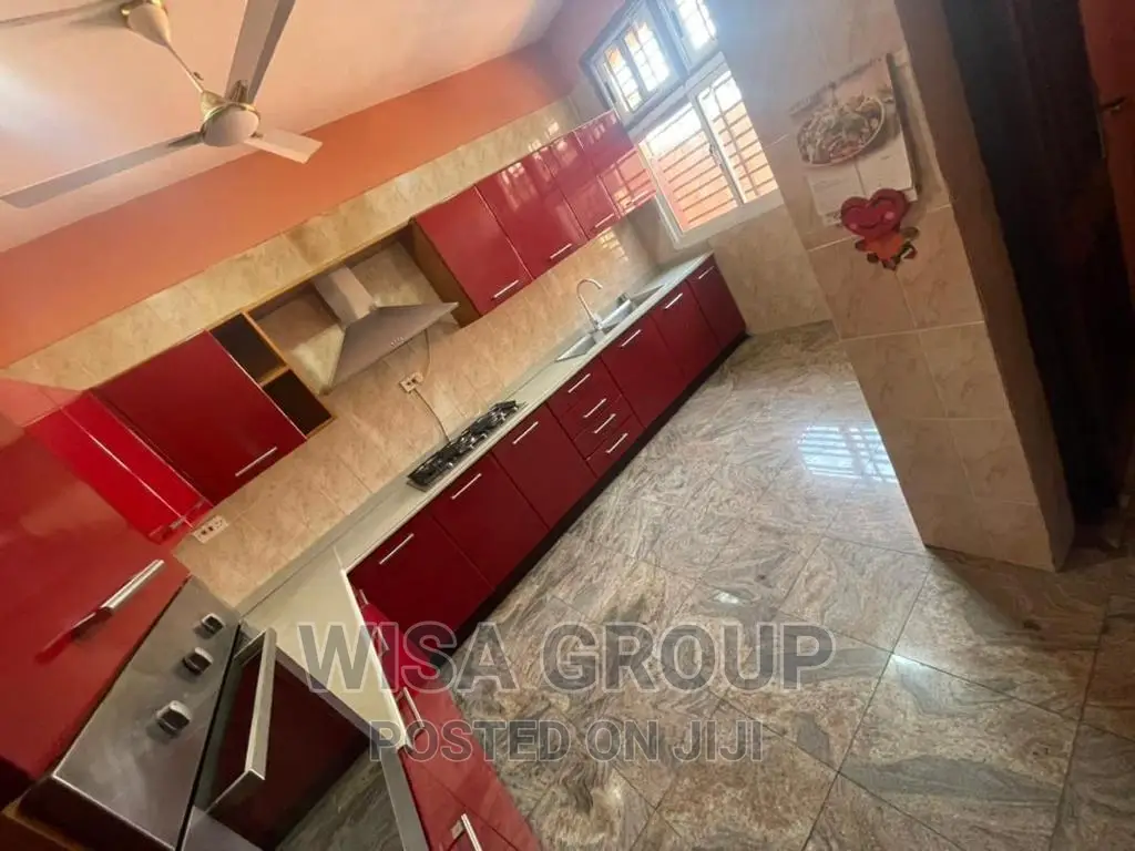 4bdrm Mansion in Wisa, Cantonments for rent