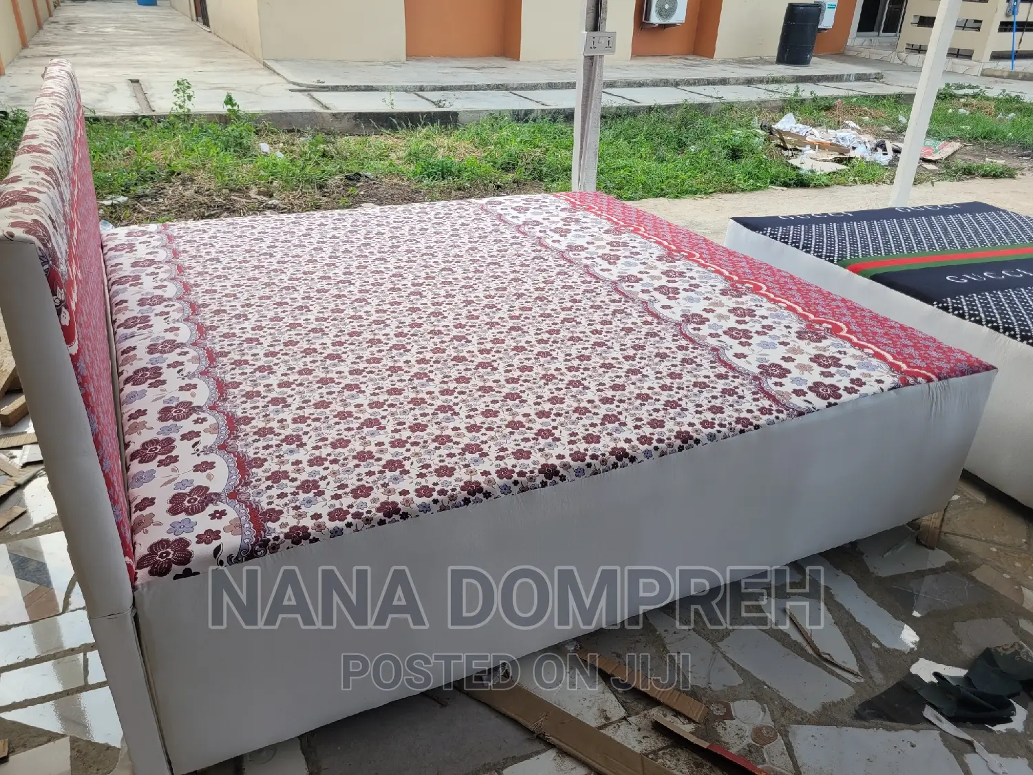 Inbuilt Queen Size Bed