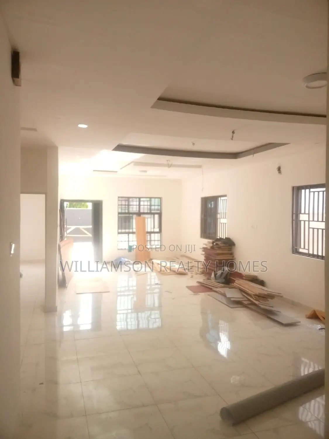 3bdrm House in Hfc Estate, Spintex for sale