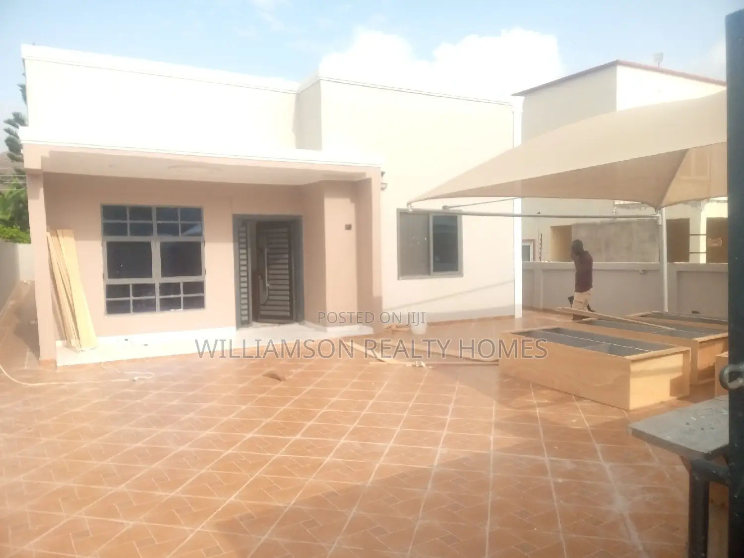 3bdrm House in Hfc Estate, Spintex for sale