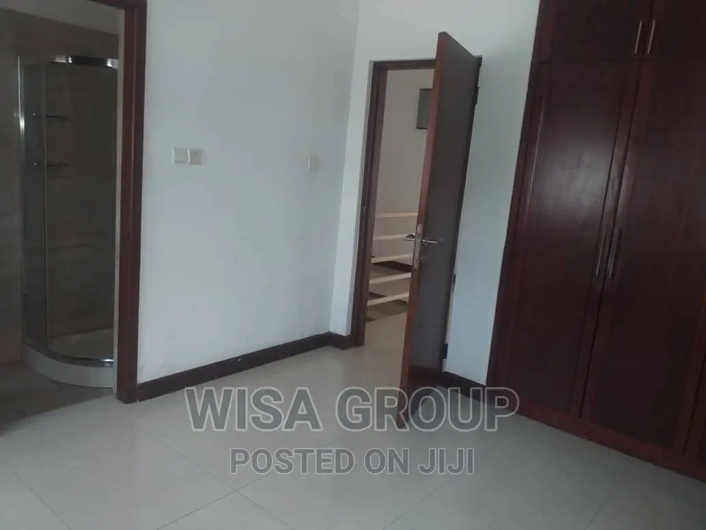 3bdrm Duplex in Wisa Groups, Cantonments for rent