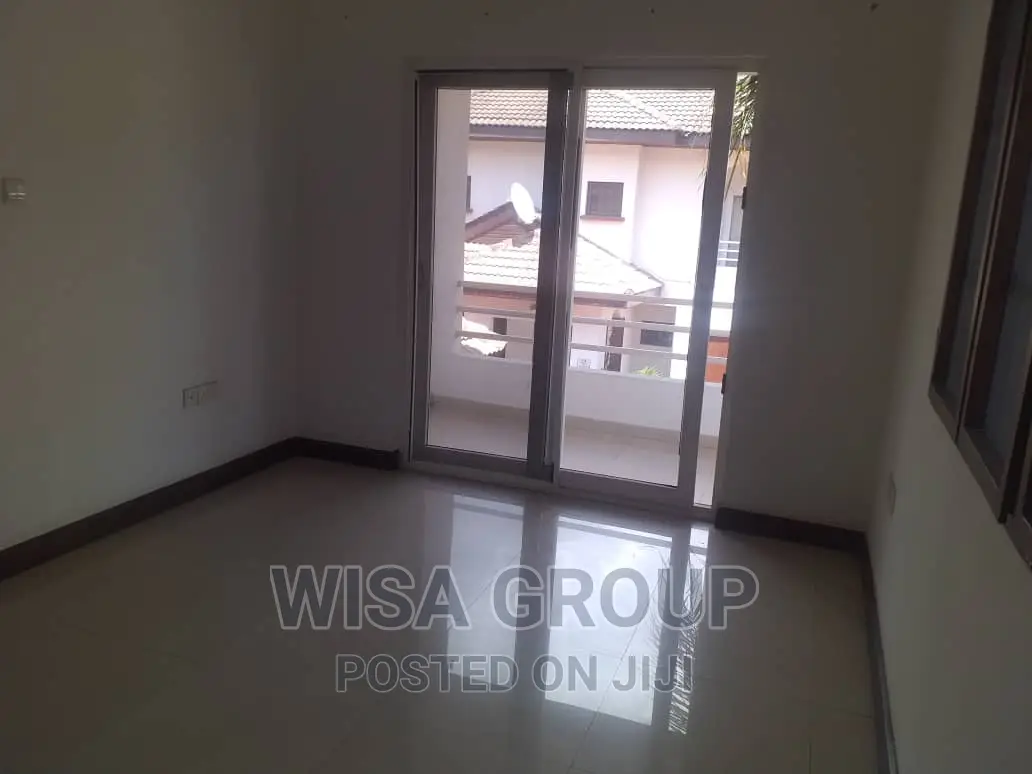 3bdrm Duplex in Wisa Groups, Cantonments for rent