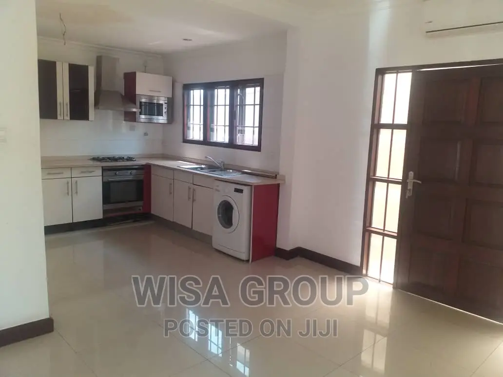 3bdrm Duplex in Wisa Groups, Cantonments for rent