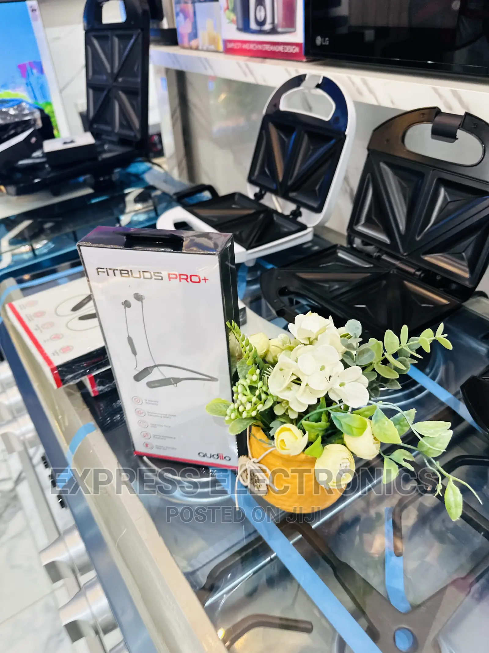 Cute  Black Wireless Neckband Audiio Fitbuds Pro