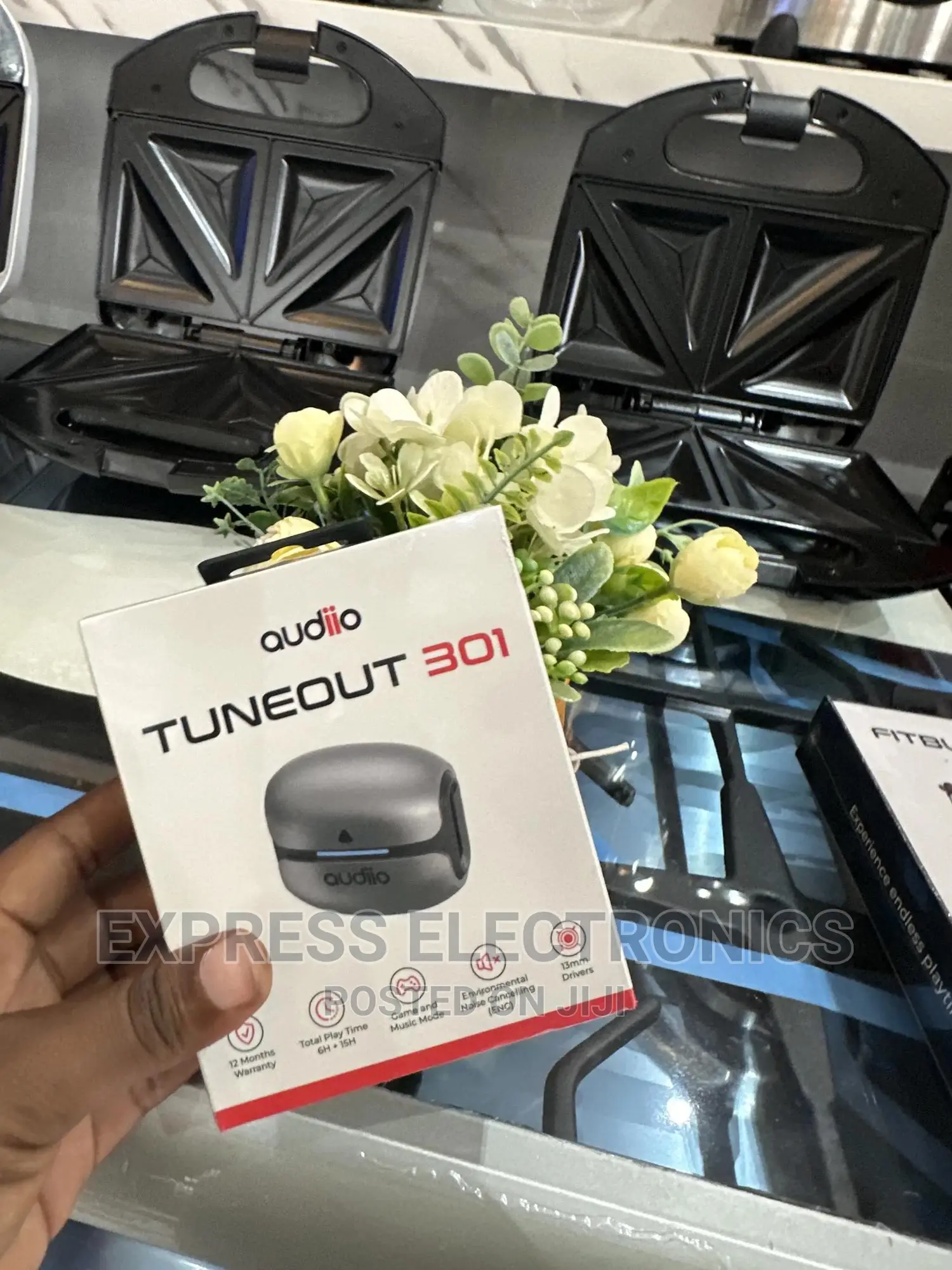 Audiio Tuneout 301 Black Airport