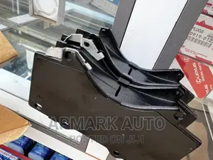 Front Brake Pads Toyota Tundra 2009-2019 High Quality