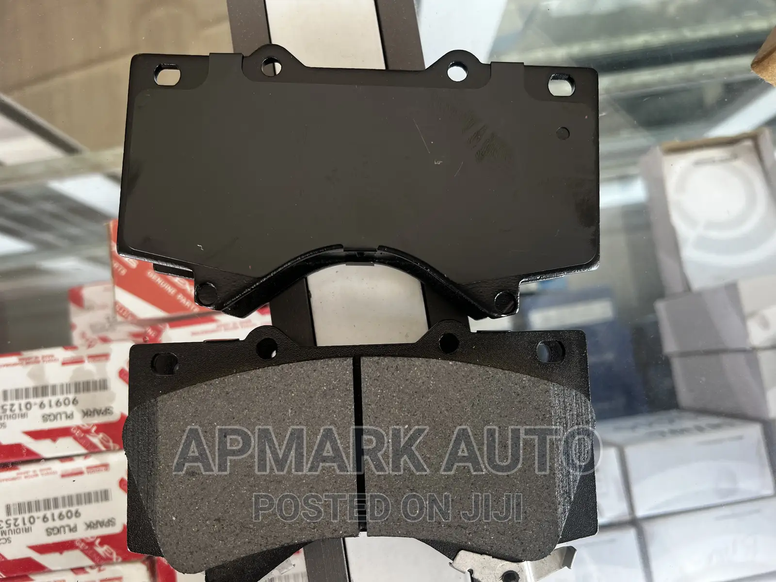Front Brake Pads Toyota Tundra 2009-2019 High Quality