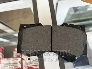 Front Brake Pads Toyota Tundra 2009-2019 High Quality