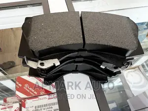 Front Brake Pads Toyota Tundra 2009-2019 High Quality