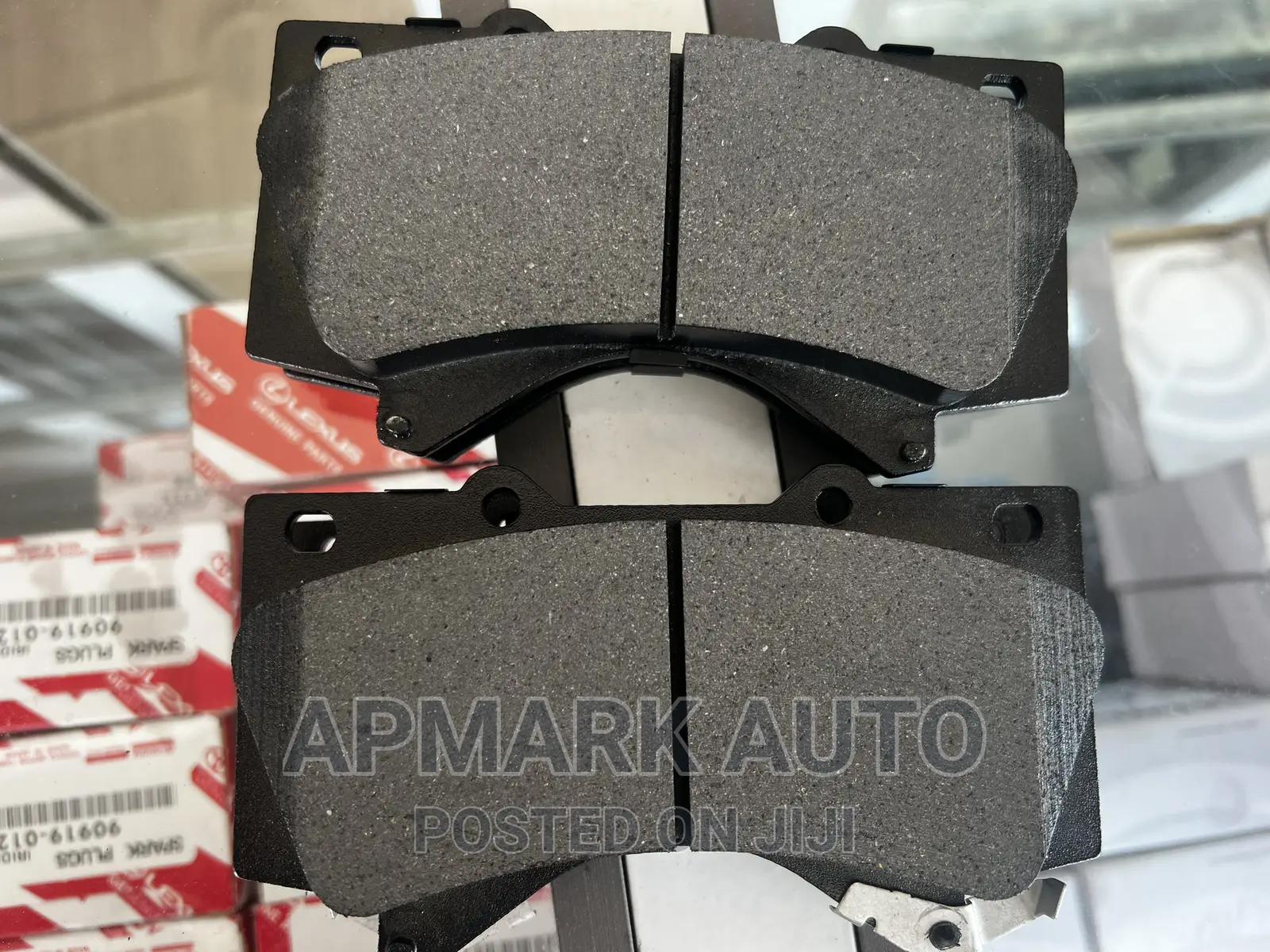 Front Brake Pads Toyota Tundra 2009-2019 High Quality