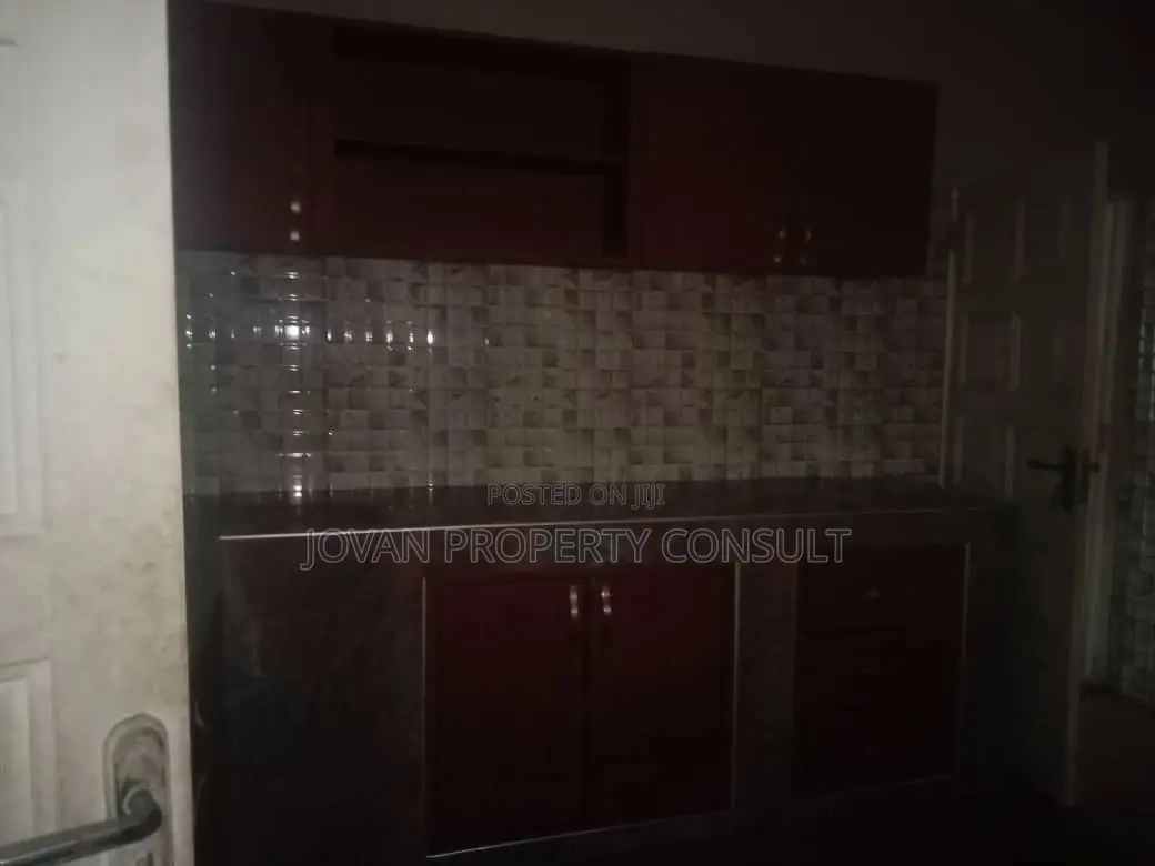3bdrm House in Amasaman 3 Junction for sale