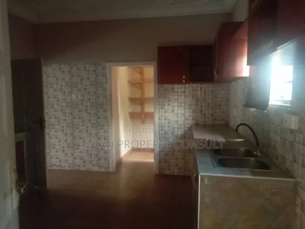 3bdrm House in Amasaman 3 Junction for sale