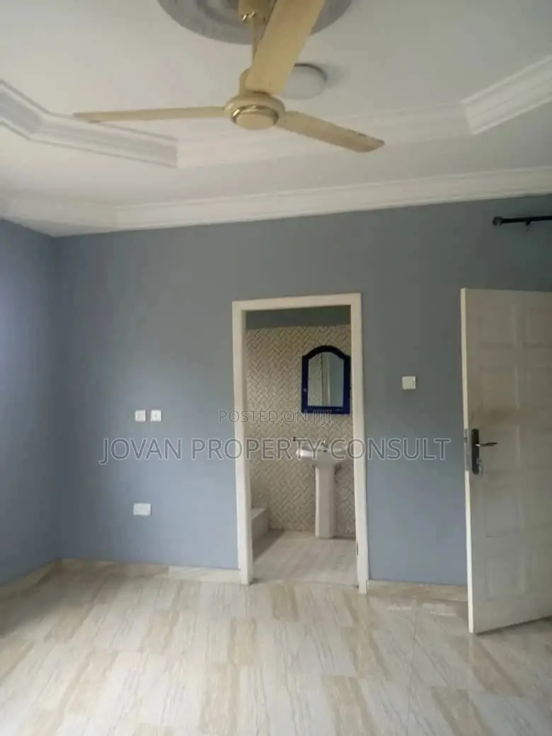 3bdrm House in Amasaman 3 Junction for sale