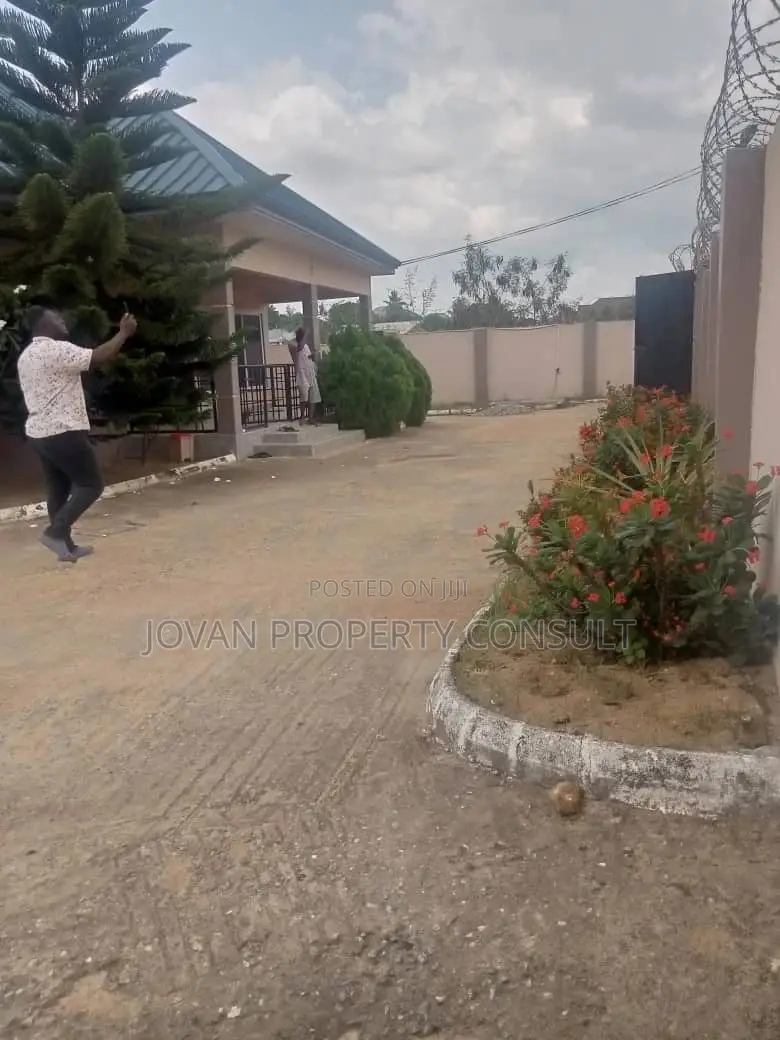 3bdrm House in Amasaman 3 Junction for sale